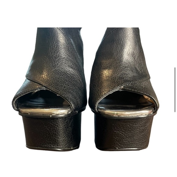 Euc G by Guess wedge sandals, high heel, black, size 7. - Picture 6 of 8